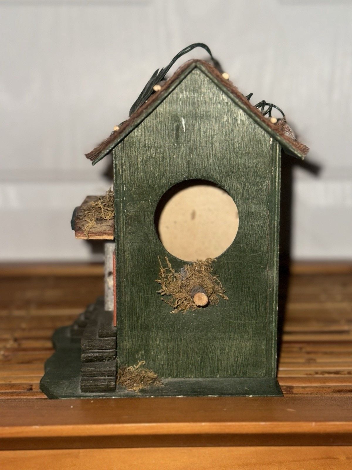 NWOT Vintage Wooden Bed & Breakfast Bird House Bird Feeder Outdoor Springtime 17