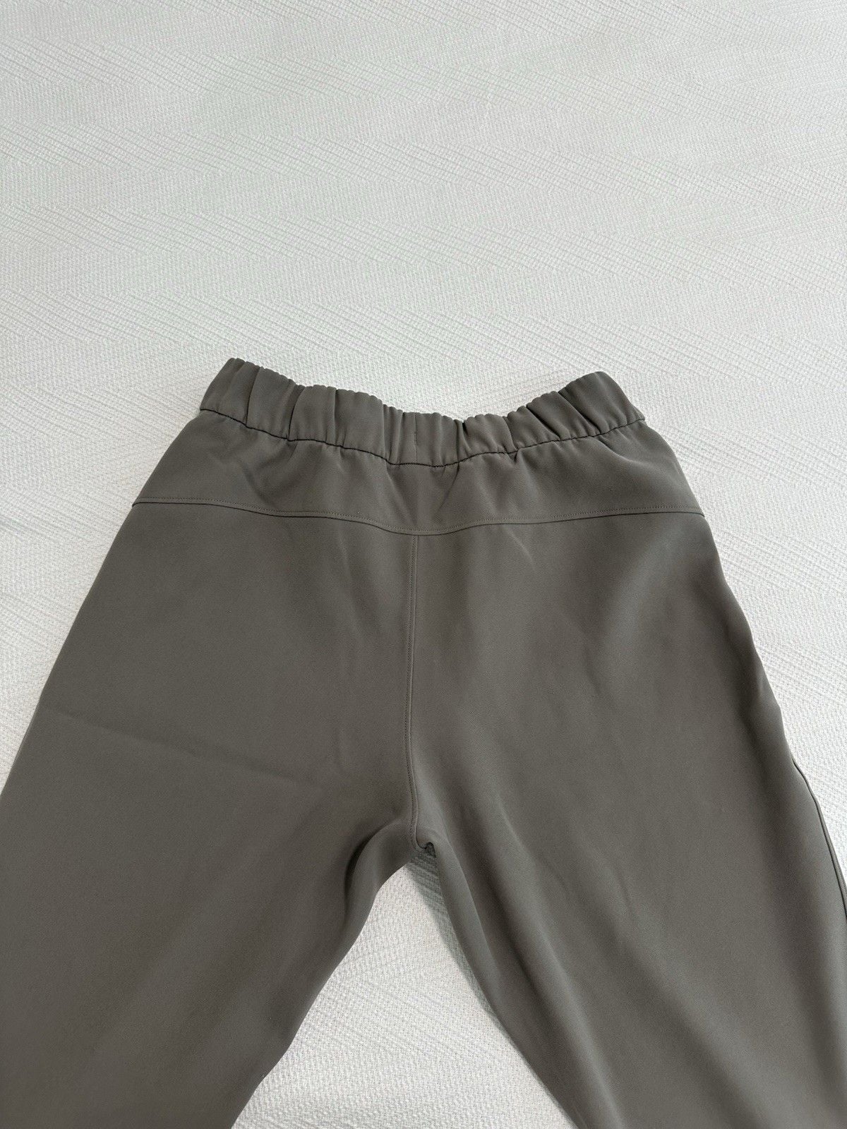 Women’s Lululemon On the Fly Jogger — estimated size 10, please see measurements 10