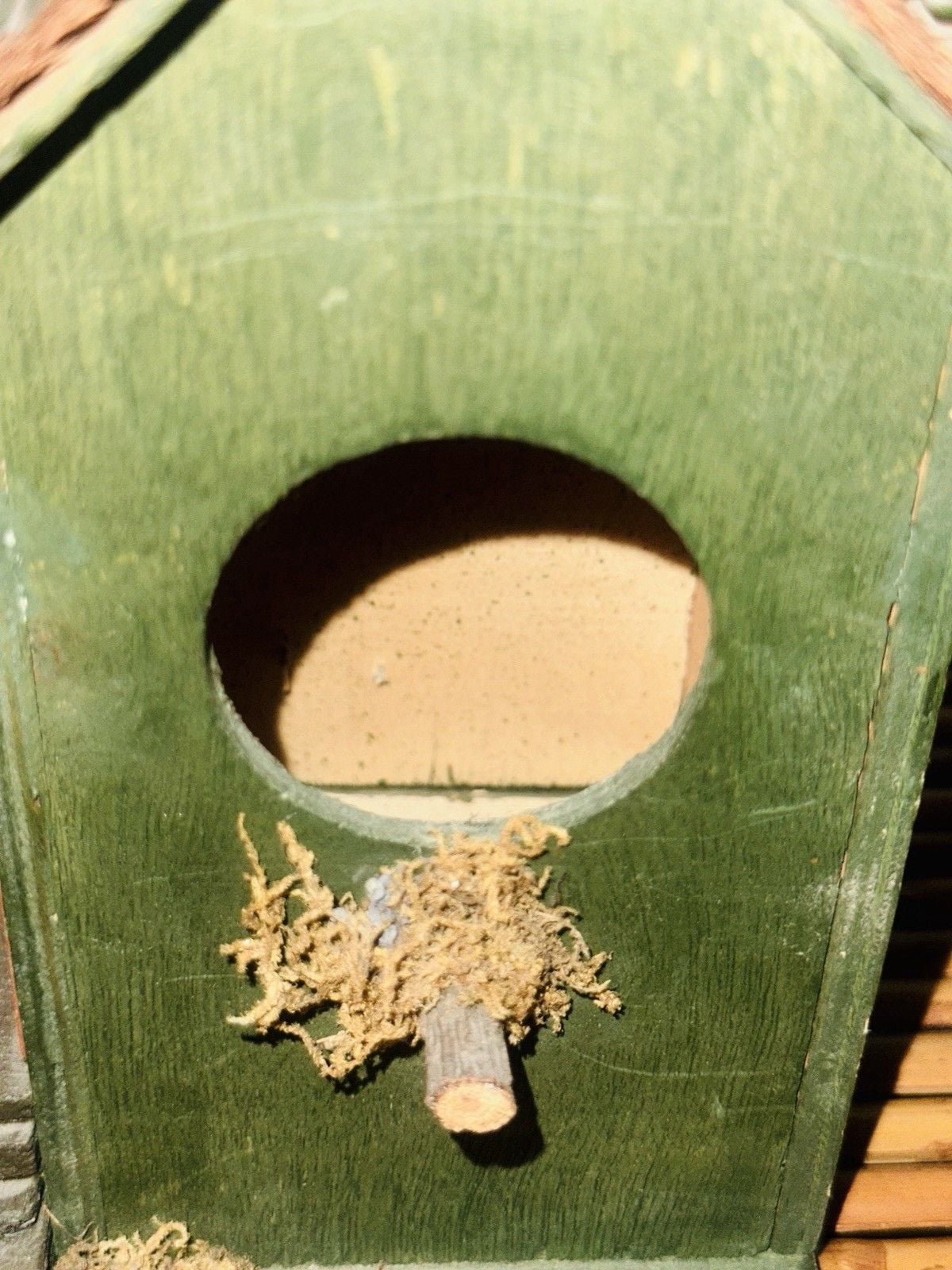 NWOT Vintage Wooden Bed & Breakfast Bird House Bird Feeder Outdoor Springtime 20