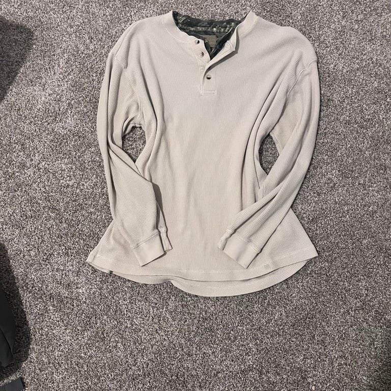 Cream layered long sleeve shirt
small stains on back and back of sleeve 2