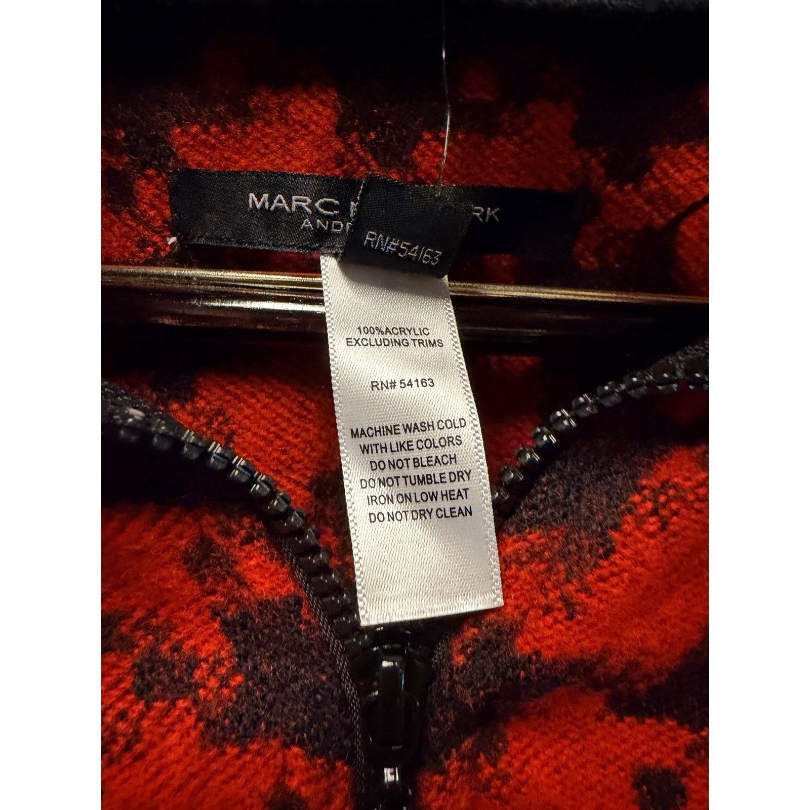 Marc New York Andrew Marc Houndstooth Fringe Poncho Cape Red Black One Size NWT 13
