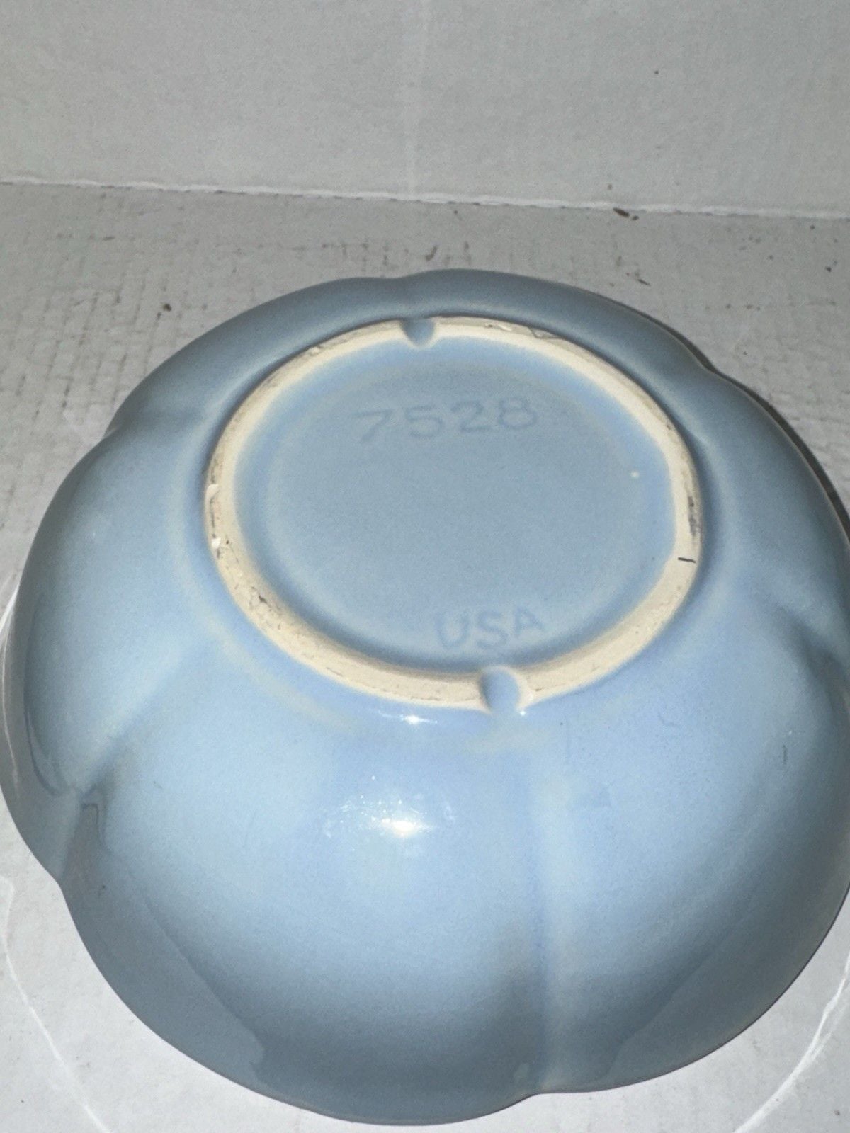 Vintage Blue Daisy Pitcher & Wash Basin Set USA Pottery 7528 Cottagecore 6