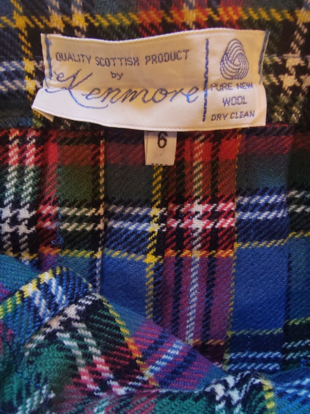 Vintage Authentic Kenmore 100% Wool Childs Tartan kilt From Scotland Sz 6 EUC 8