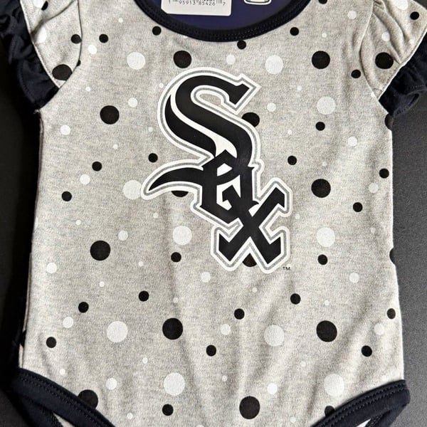 MLB Chicago White Sox 2pc Baby Bodysuit Set 6-9M Short Sleeve Gray
