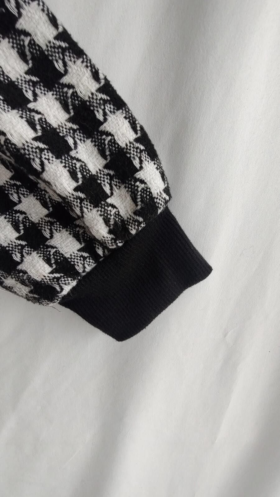 Shein Houndstooth Knit Sweater - Size XS 8
