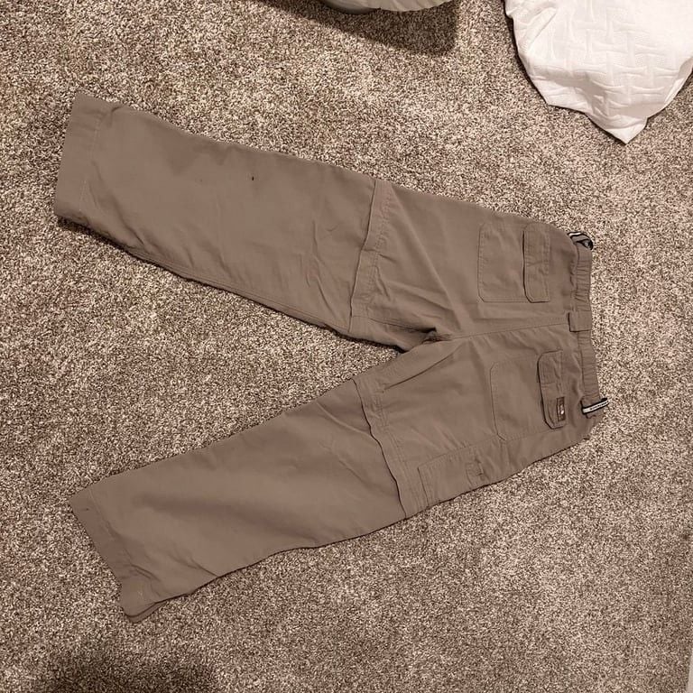 The North Face cargo pants/shorts 2