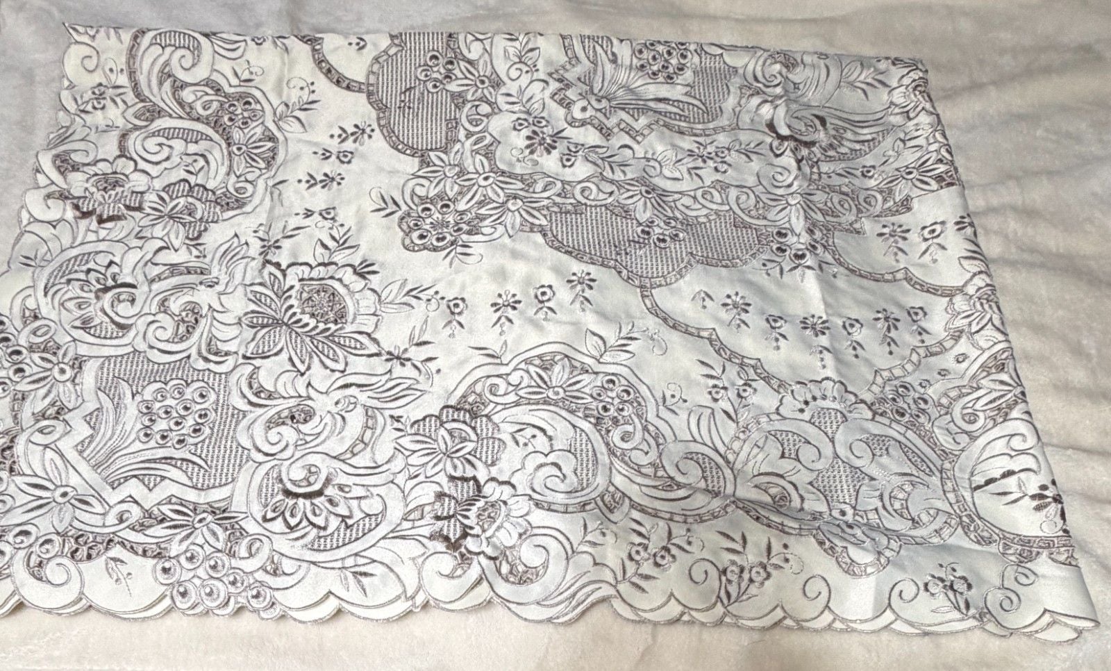 Handmade Dining Table Liner/Cover Set Embroidered Satin Floral Elegant ~7 Piece 5