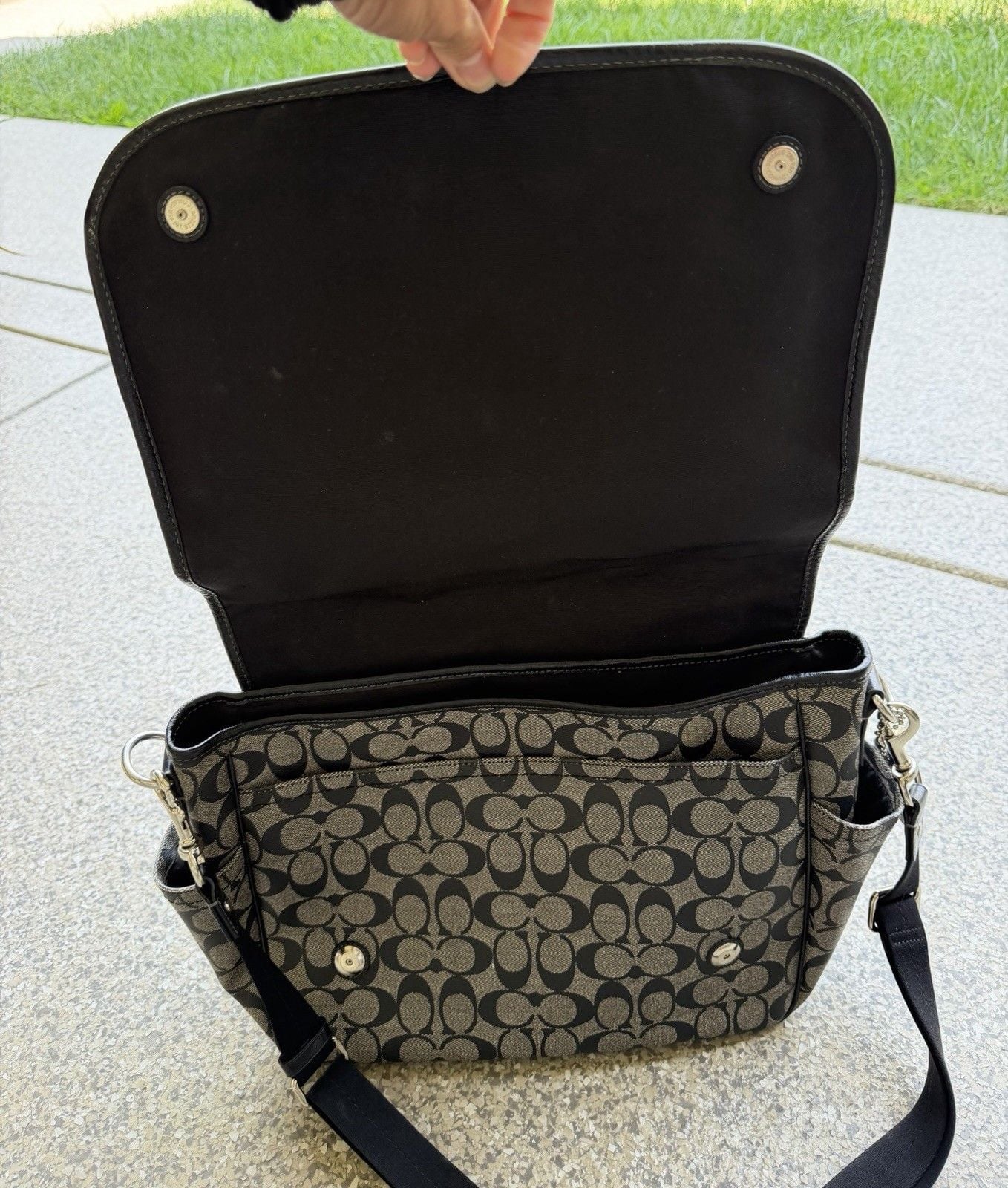 Coach Signature Messenger Crossbody Bag – Style F18373 6