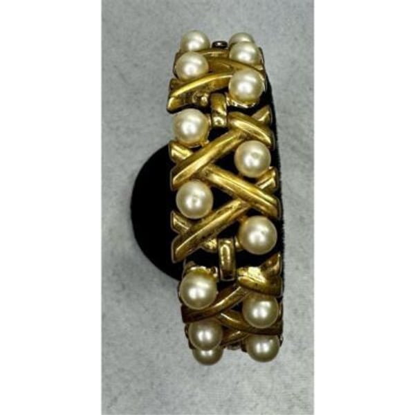 Vintage Trifari Goldtone Faux Pearl Chain Bracelet 7.5" Signed