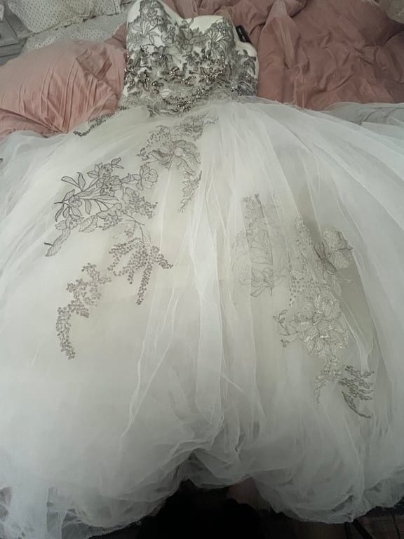 Elegant Embroidered Strapless Wedding Gown 11
