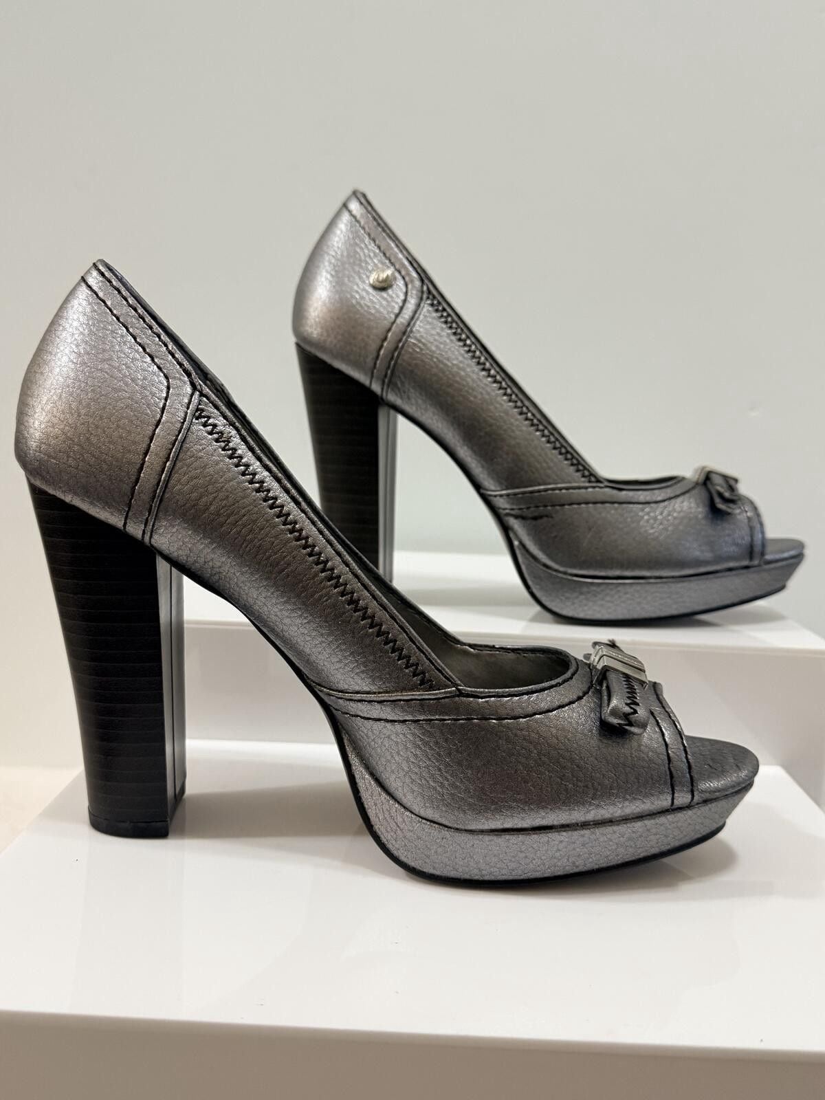 Calvin Klein Jeans Metallic Silver Peep Toe Platform Pumps 8