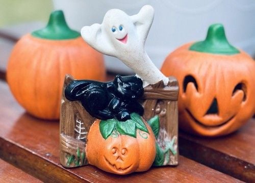 Vintage Halloween Kitschy Hand Painted Ceramic Figurines Spooky Season Set Of 4 17