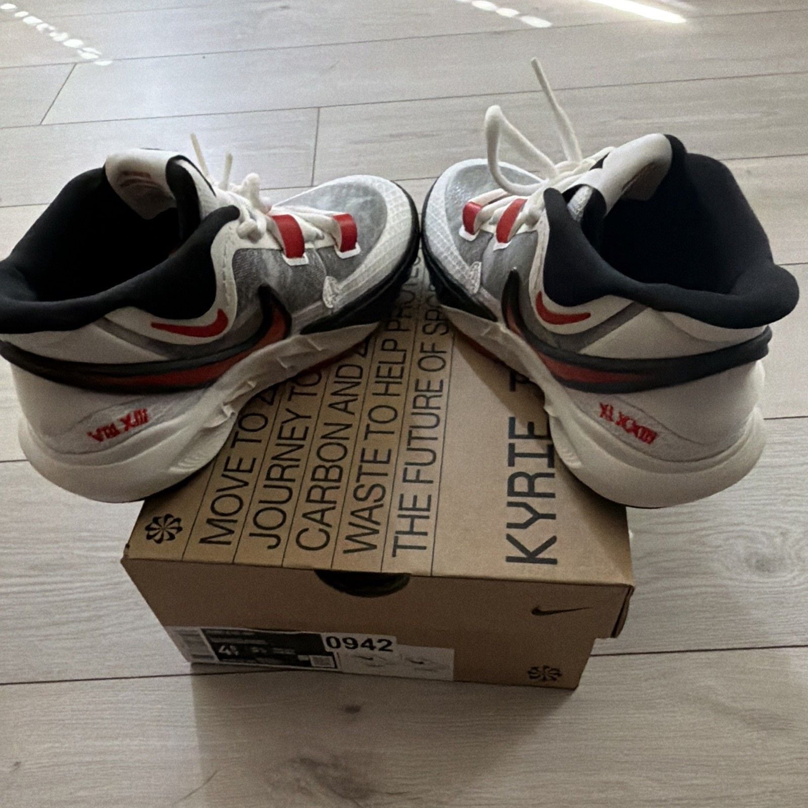 Nike Kyrie 8 GO (GS) Kids Basketball Sneakers White/Red/Black 4.5Y DQ8076-100 8
