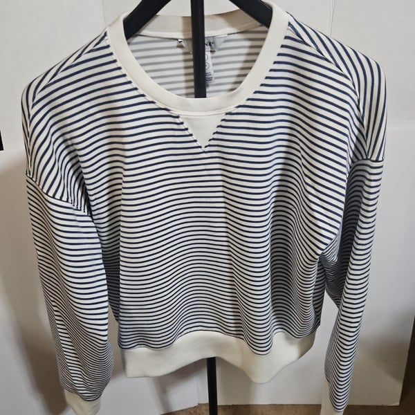 Spanx AirEssentials Sweatshirt Crewneck Pullover Women’s Small See Pics