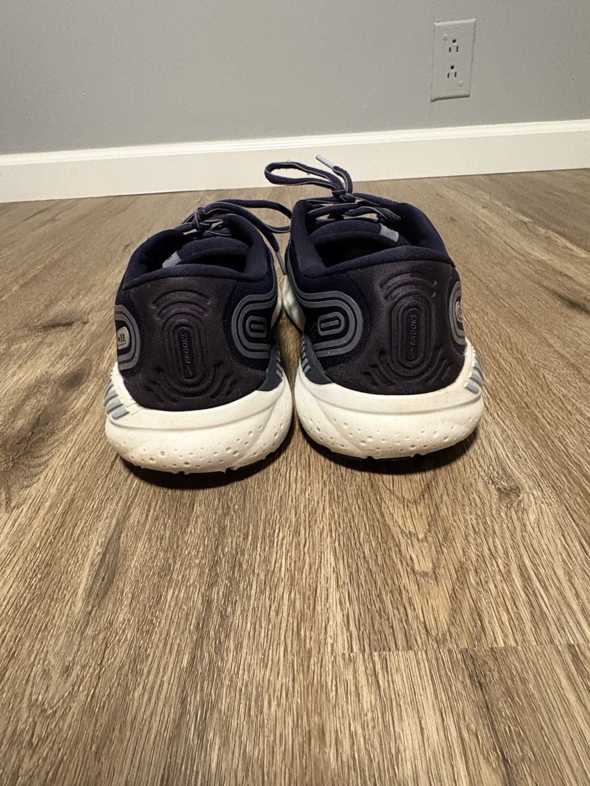 Brooks Beast GTS 23 Men's Size 9.5 Blue/White 4E Mesh Running Shoes 110401 7