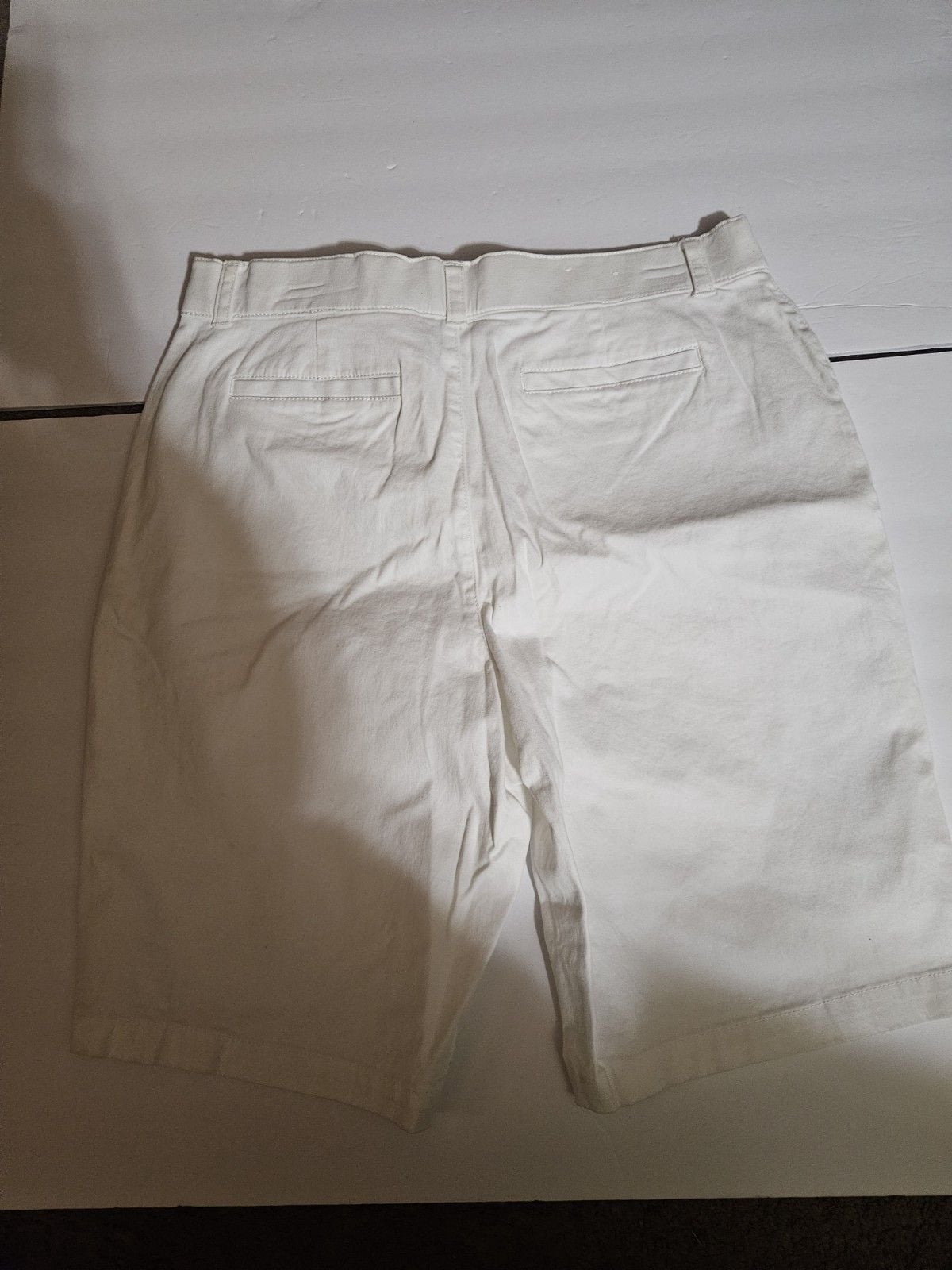 Croft & Barrow Womens White chino Shorts Size 12 Classic Fit 3
