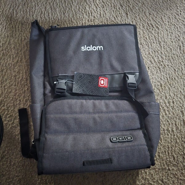 Ogio Slalom 17" Laptop Backpack Bookbag Rucksack Gray, Very Nice Bag 