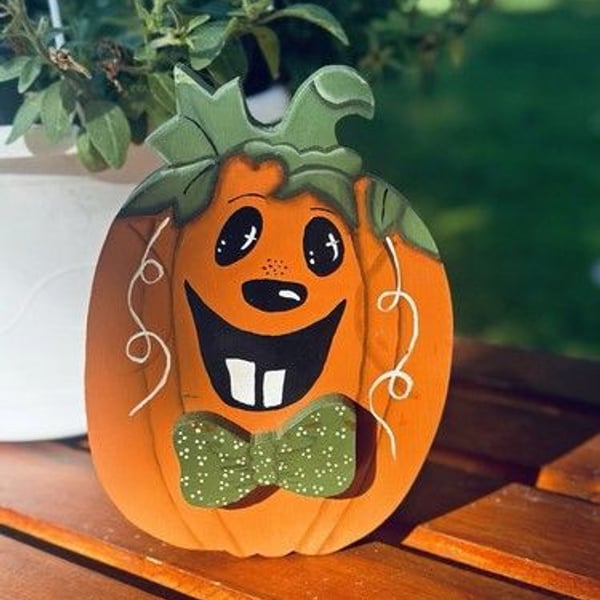 Vintage Kitschy Wooden Handpainted Jack o' Lantern Funny Face w/Buck Teeth CUTIE