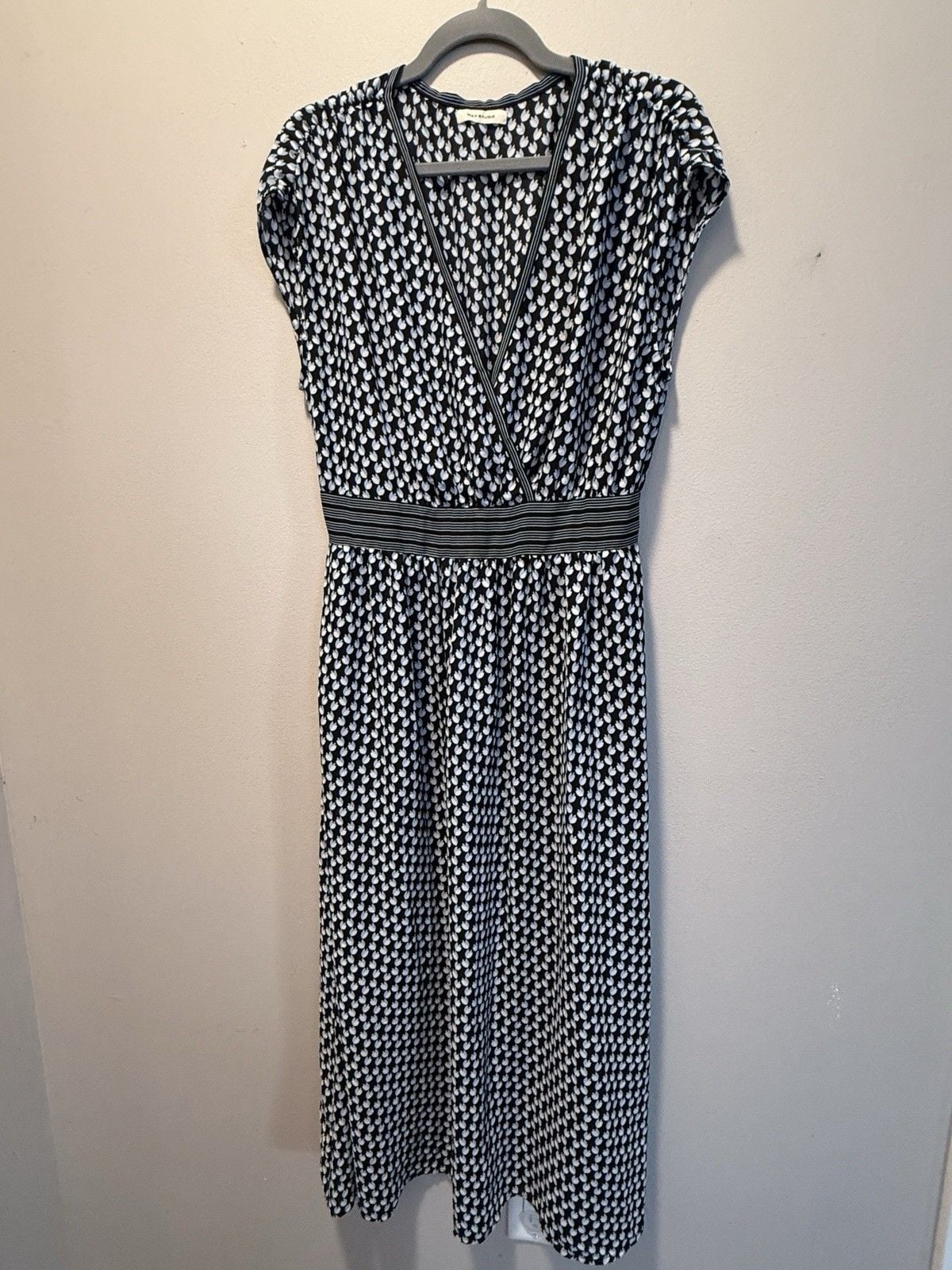 Max Studio Black White Blue Floral Midi Dress V-Neck Size S 2
