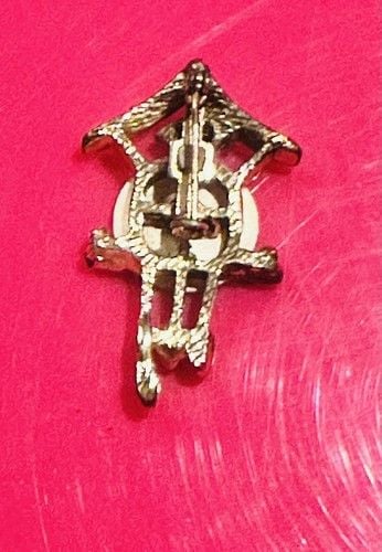 Vintage Cuckoo Clock Brooch 1” Inch Roman Numerals Over Mother Of Pearl Unsigned 8