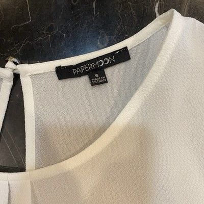 Women's White Round-Neck Tulip Sleeve Blouse Top Small 3