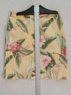 Tommy Bahama Stretch Skirt Size 10 Yellow Tropical Hibiscus Floral Palm Leaf 19" 15