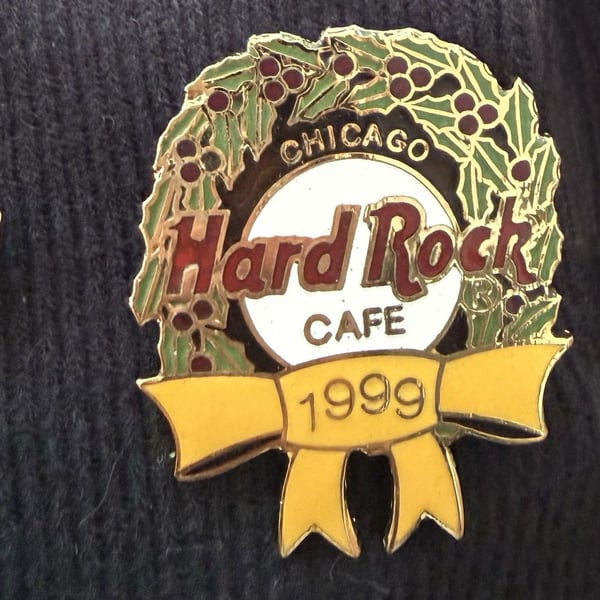 Hard Rock Cafe Chicago Wreath Pin ‘99