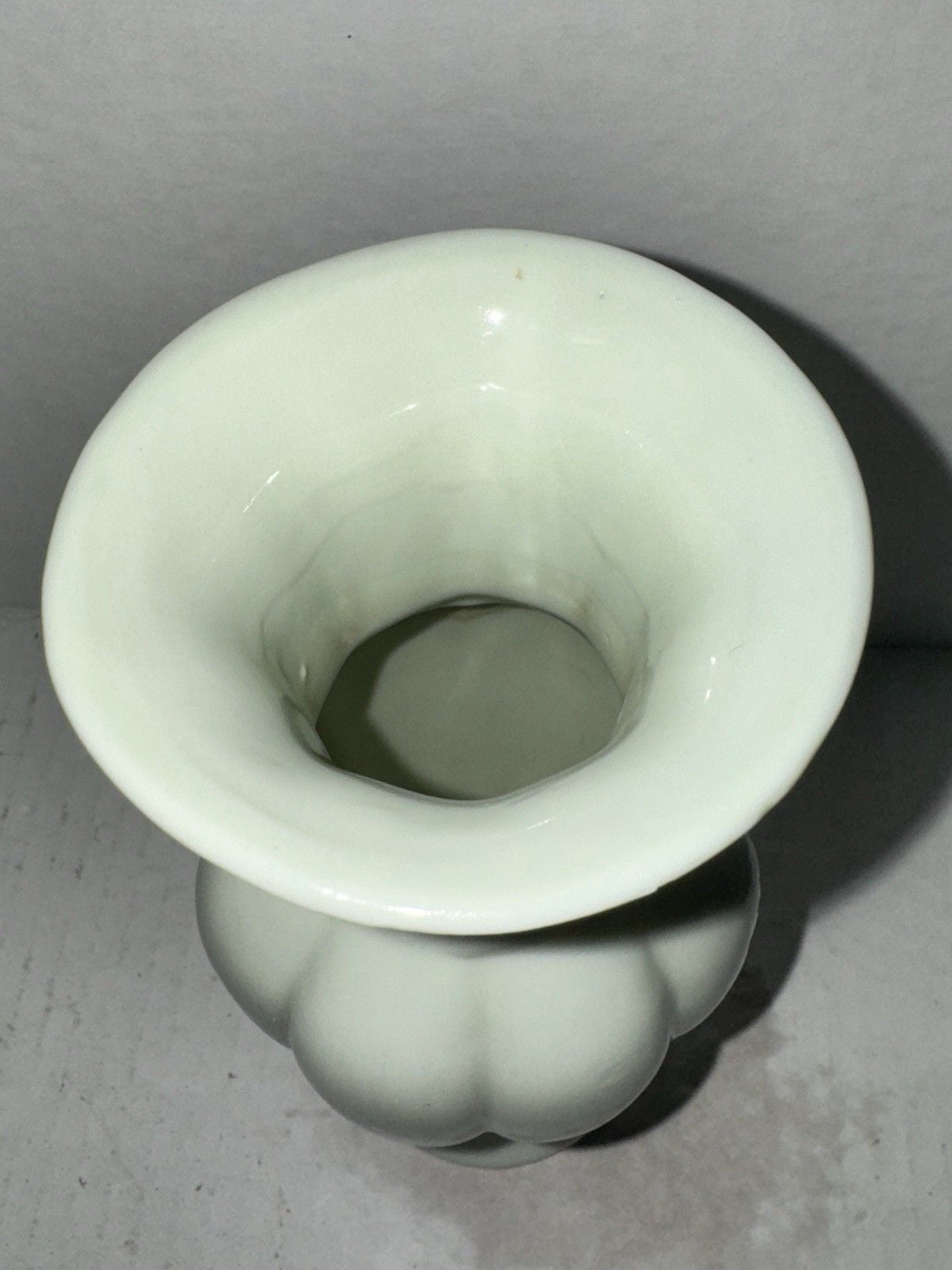 Vintage Ivory Cream Pottery Vase Fluted Pedestal Art Deco Style 7” Unmarked 3