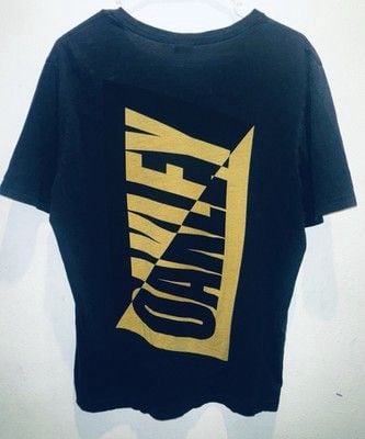 Oakley Medium Big Spell Out In Golden Yellow On Black Tee Surfing Hiking Summer 7