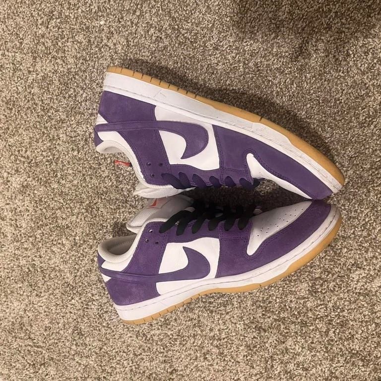 Nike Dunk sb’s purple seude
rarely worn no creases
no original box or backup laces unfortunately
send offers 4