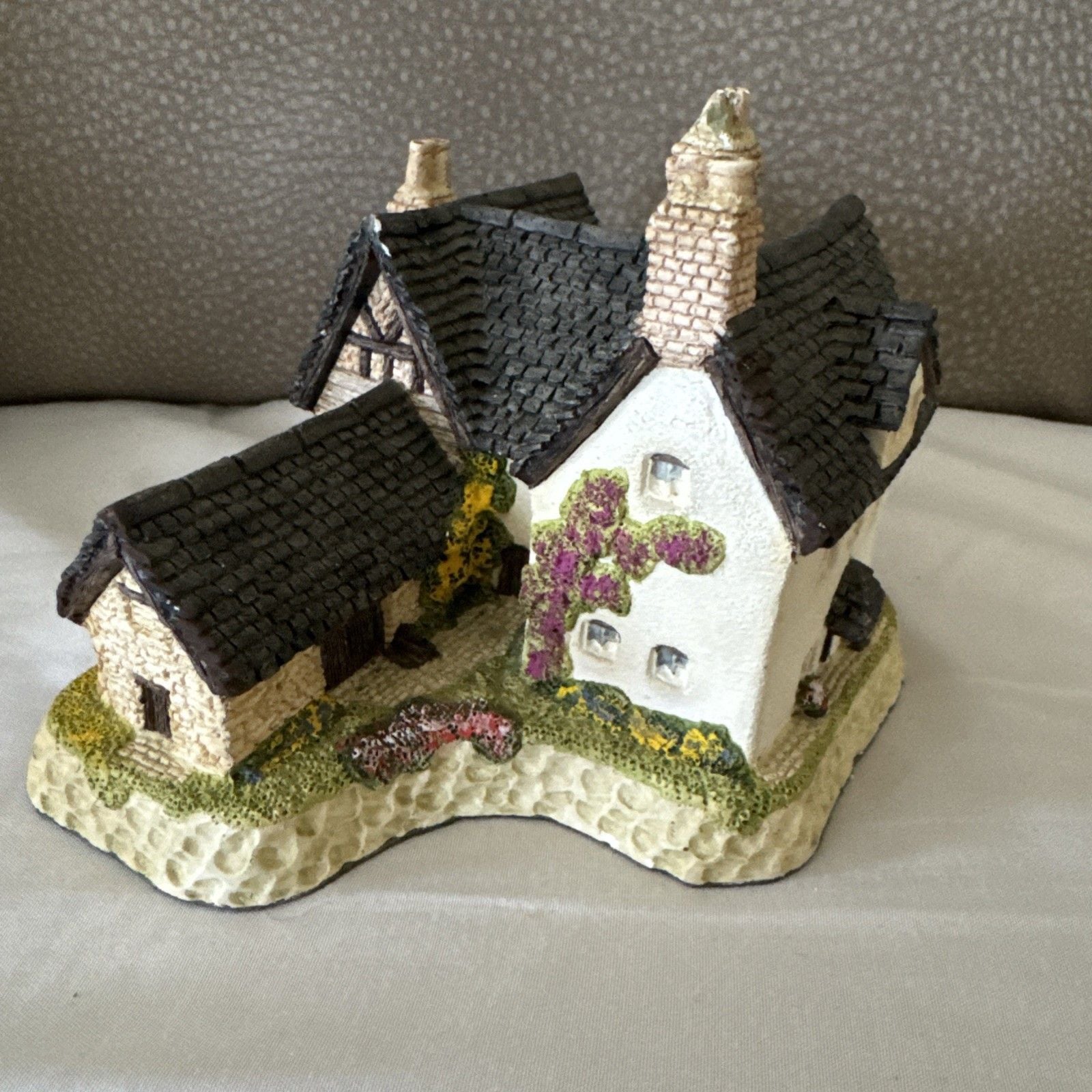 David Winter Cottages Benbow's Farmhouse Herefordshire 1987 Hand Made 2