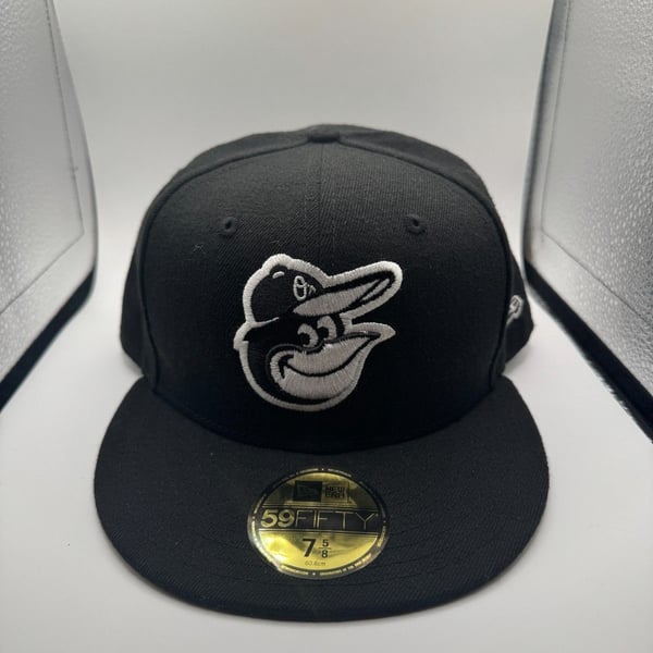 Baltomore Orioles New era black 59Fifty Fitted Cap Hat Size- 7 5/8