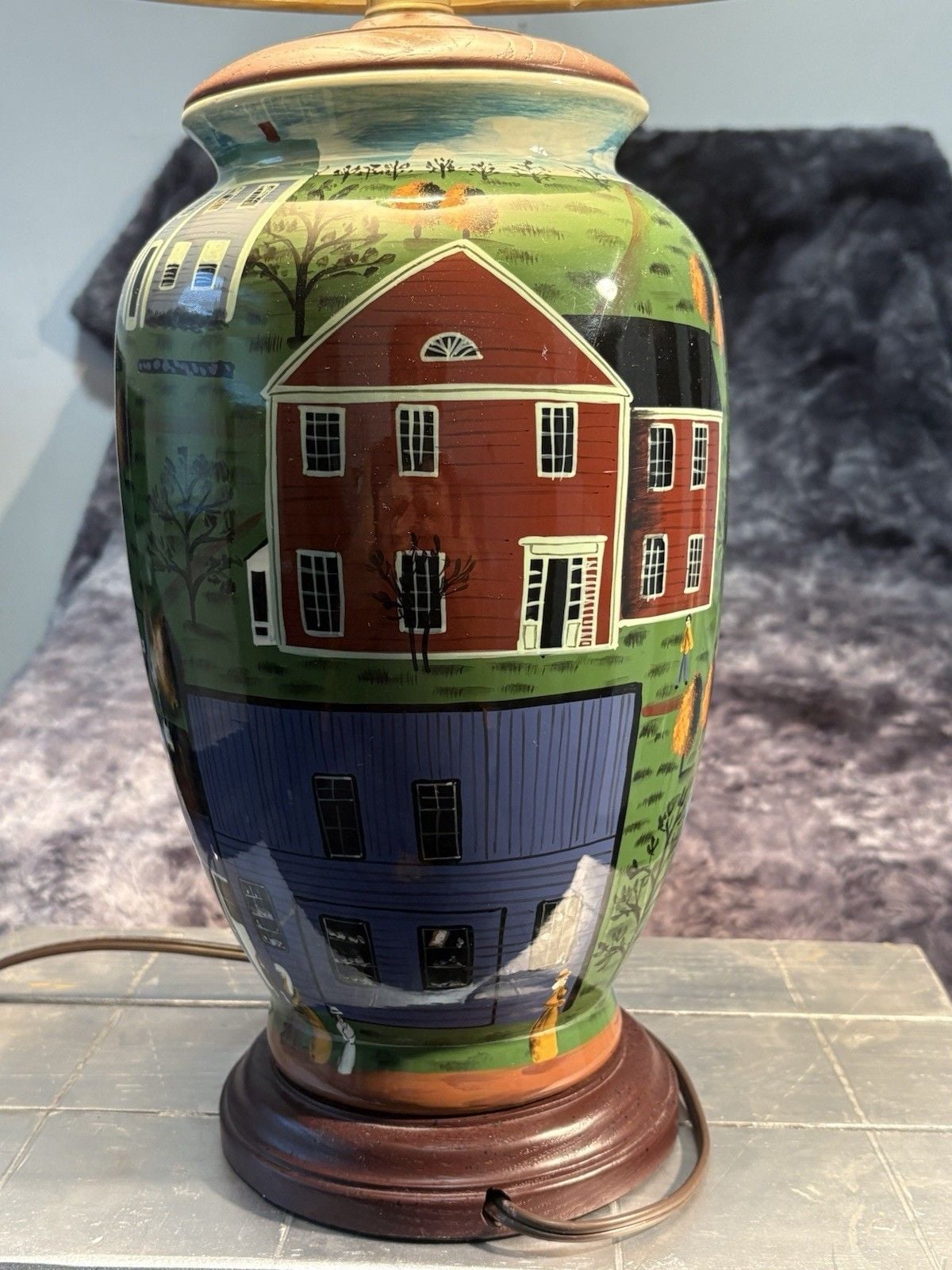 Vintage Ceramic Folk Art Table Lamp Hand Painted Country Farm House Scene 4