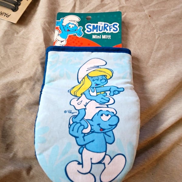 The Smurfs Smurfette Mini Oven Mitt Blue Cotton/Poly Hanging Loop MPN 22398