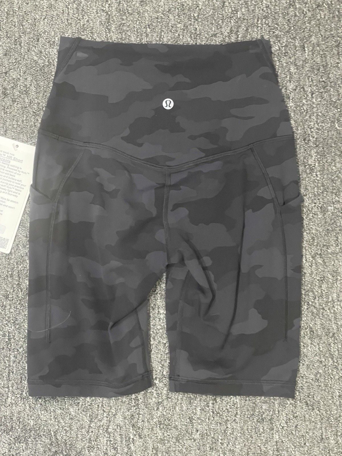 NWT Lululemon Align™ High-Rise Short 8” with Pockets in black camo 4