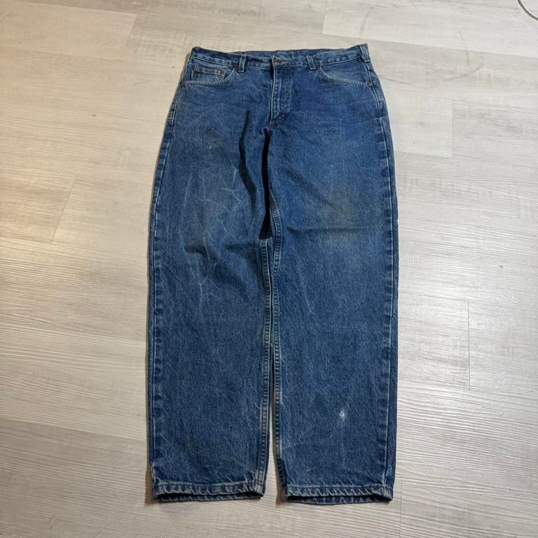 π₯ 1990s Carhartt Relaxed Fit Jeans β 36x30 π₯
Classic vintage Carhartt denim built to last! These 1990s Carhartt relaxed-fit jeans are perfect for workwear and streetwear lovers alike. Featuring a medium blue wash, Carhartt back patch, and durabl 3
