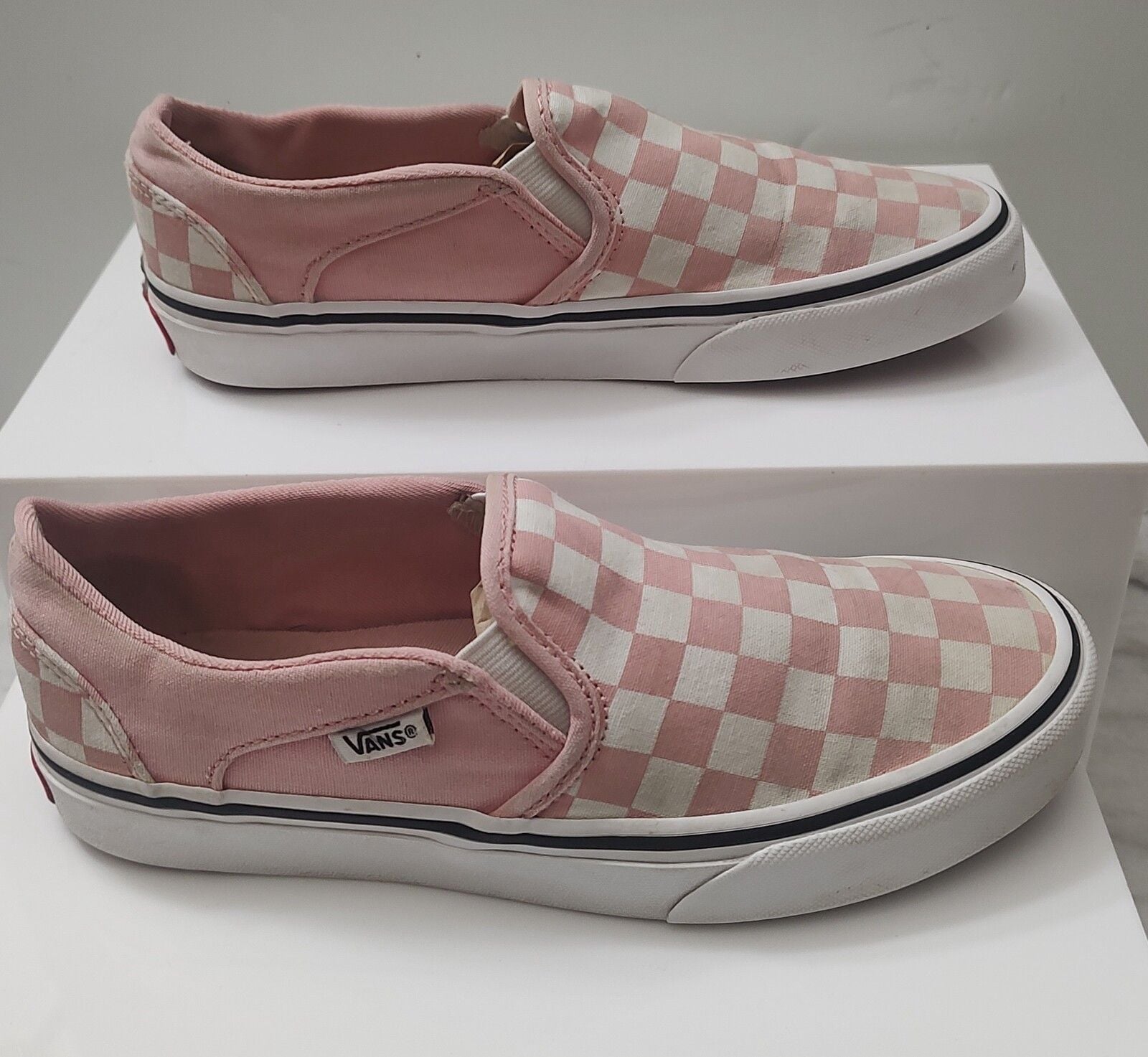 Vans Classic Slip-On Checkerboard Pink and White Sneakers, US(Wmn)6 7