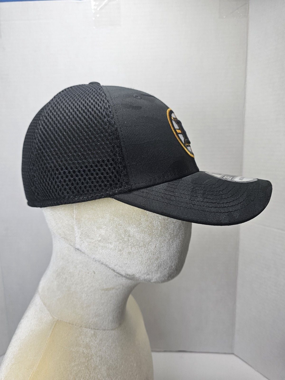 New Era Boston Bruins 39THIRTY M/L Black Camo Mesh Stretch Fit Hat NHL NWT 4