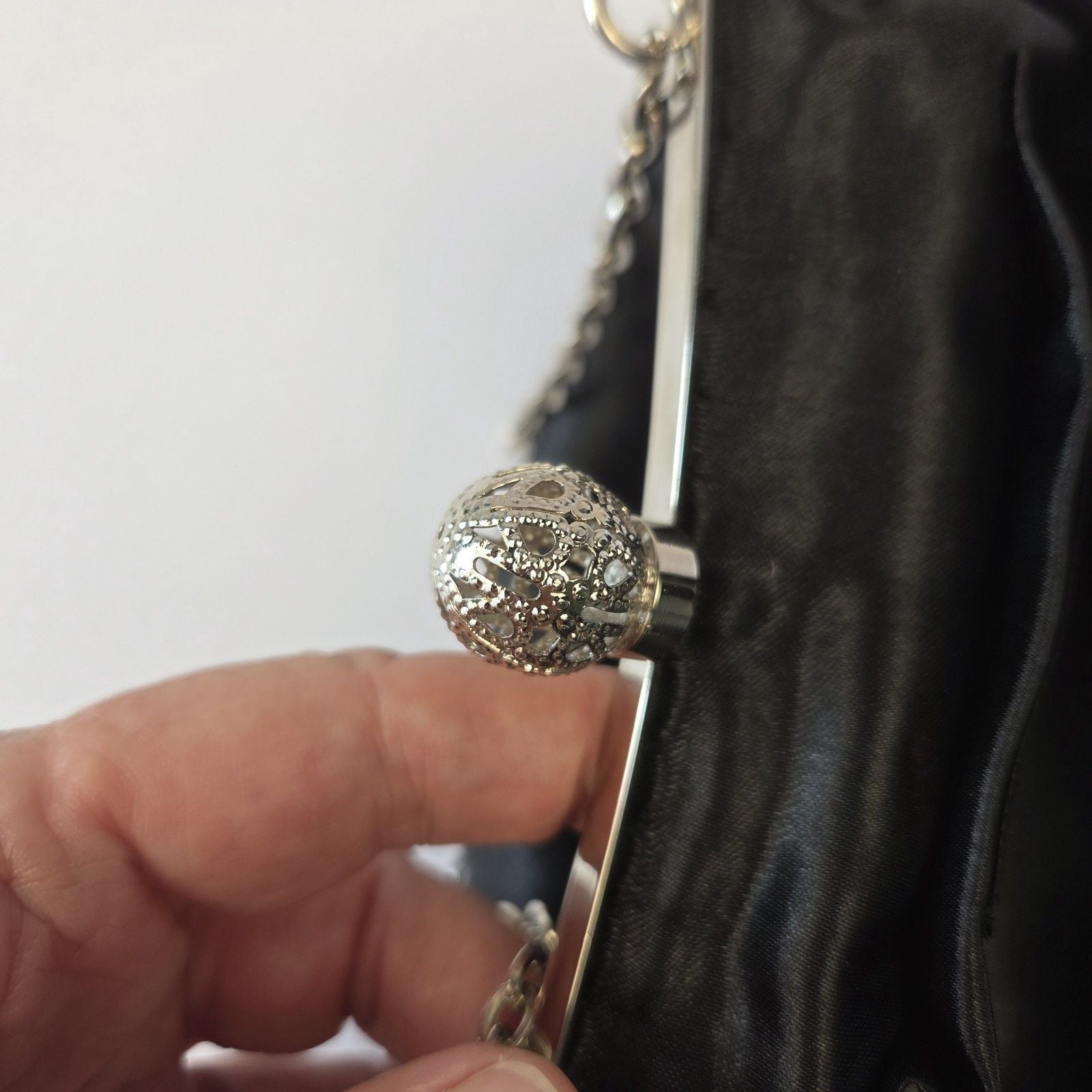 Menbur Black Beaded Clutch Evening Bag Silver Chain Strap Filigree Clasp Closure 12