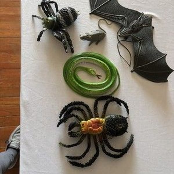 Rubber Halloween lot Spider, Snake, Bat, Mouse Creepy Crawly Decor