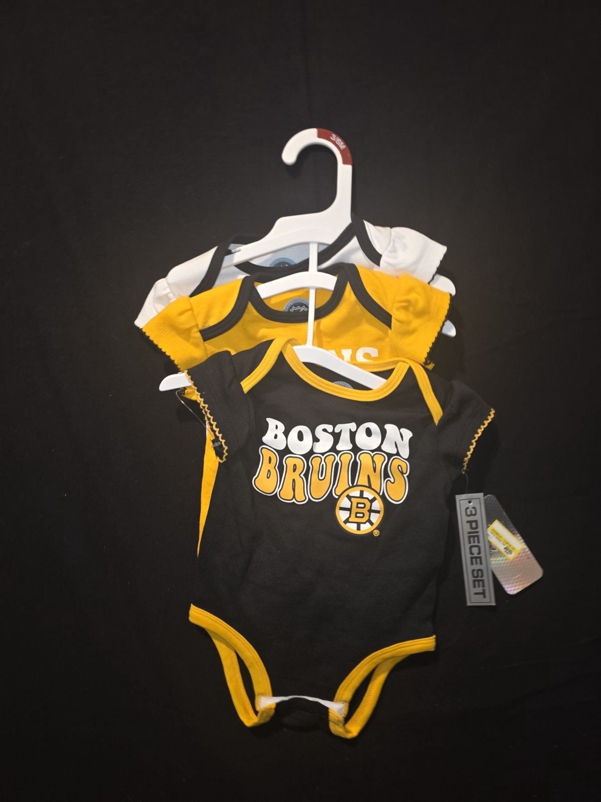 NWT Boston Bruins NHL INFANT Girl 3-Pack Team Bodysuits Creepers set 3-6 Months 1