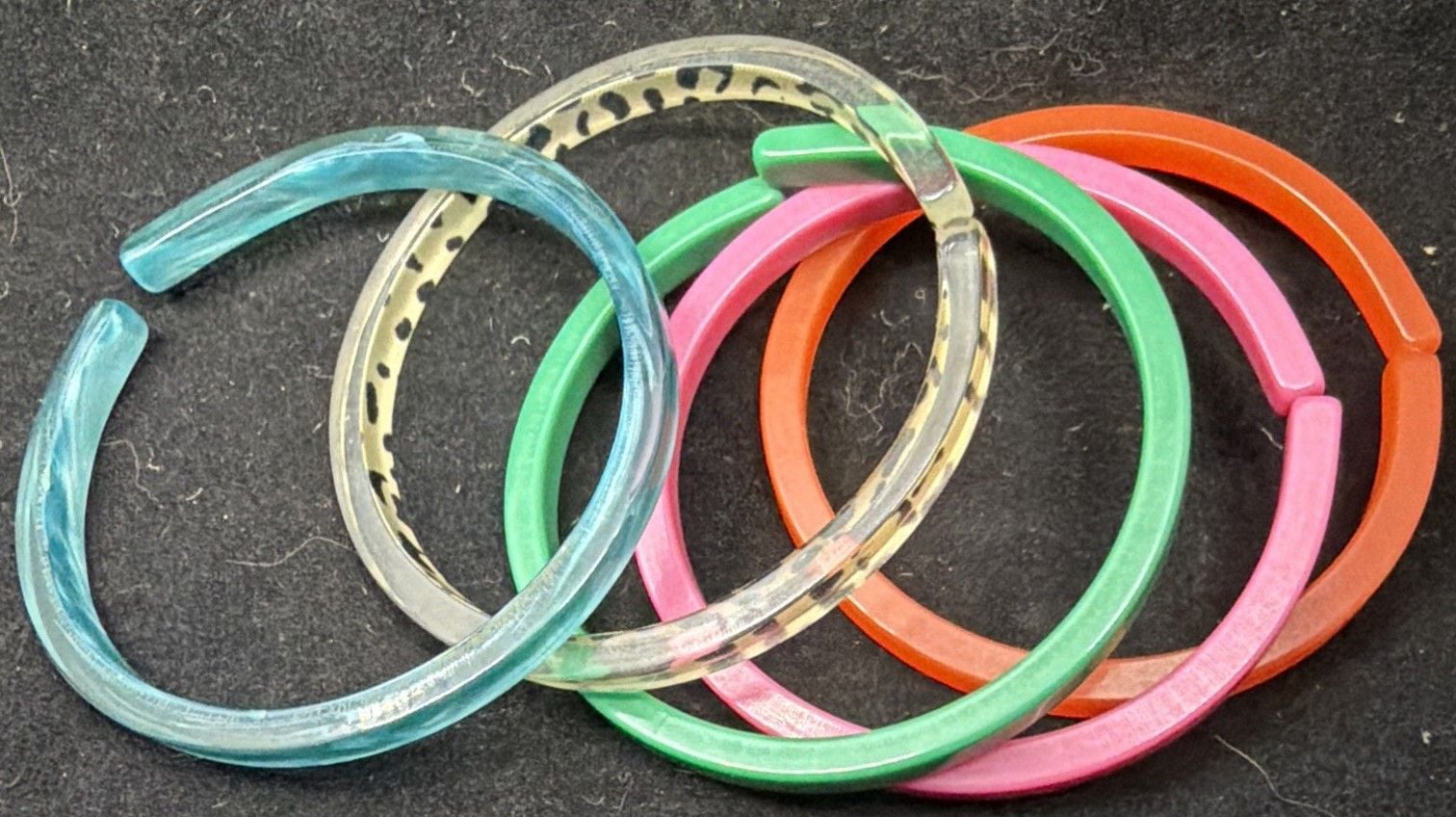 Vtg Acrylic Lucite Hoop Bracelet Stack Lot 5 Tortoises Pink Orange Green Blue 2