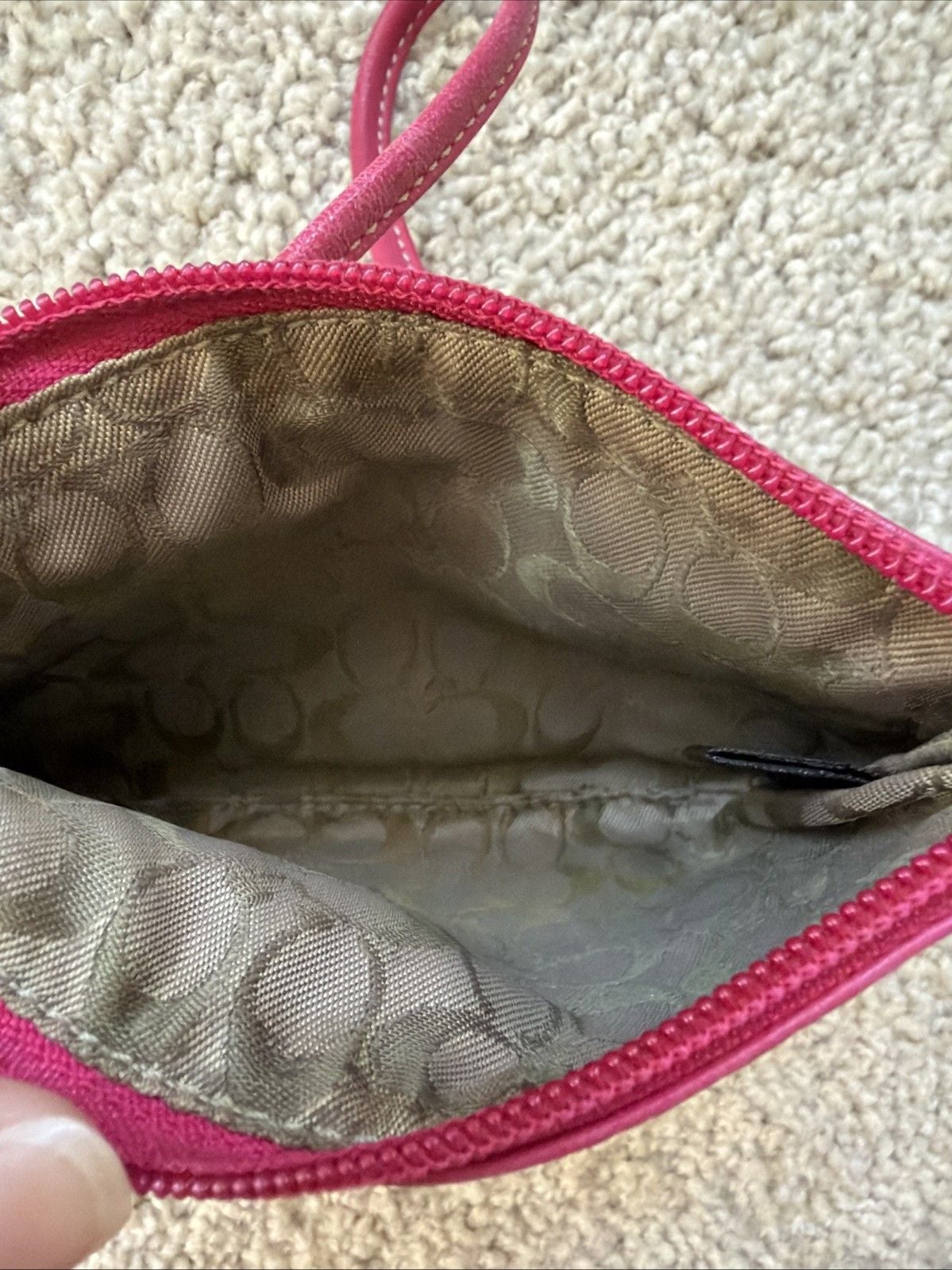 Coach Leather Corner Zip Wristlet Coin Wallet Magenta Pink Charm EUC 6