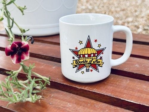 RARE VTG Worlds Of Fun Theme Park Yellow & Red Hot Air Balloon Logo Coffee Mug 1