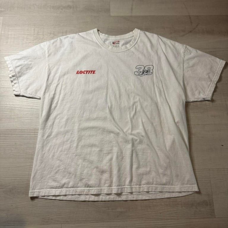 π₯ Vintage NASCAR 38 Racing Tee β Rare & Bold π₯
Rev up your style with this vintage 38 M&Mβs NASCAR tee featuring an iconic race car graphic and bold racing gauges on the back! This single-stitch, Y2K-era gem is perfect for motorsport lovers, s 4