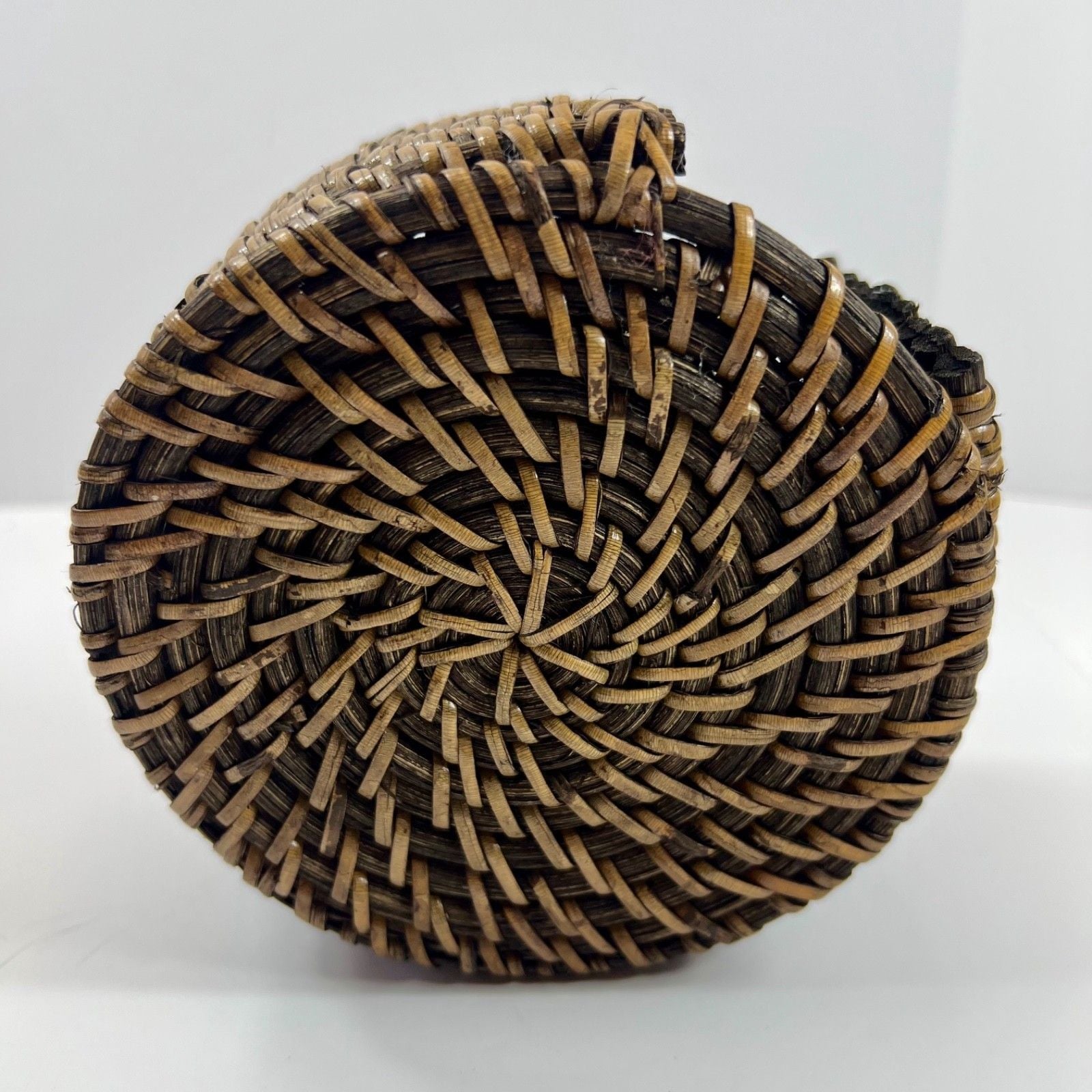 Set of 7 Brown Rattan Woven Wicker Round 4" Coasters with Storage Basket Boho 4