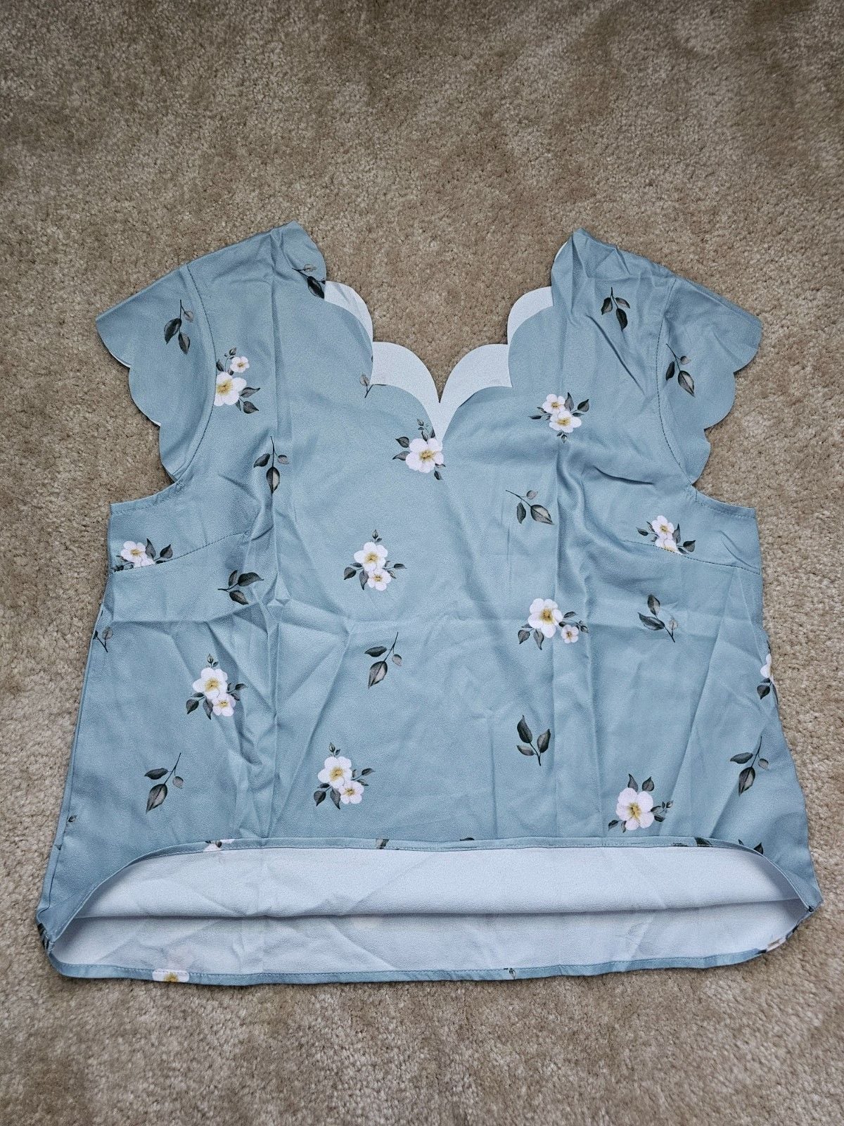 SHEIN Curve 1XL Blue Floral Blouse Scalloped V Neck Cap Sleeve Plus Size 4