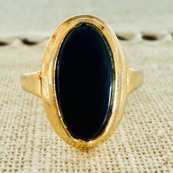 Vintage Gold Tone Black Onyx Cocktail Ring Bezel Set Oval Cabochon Size 5