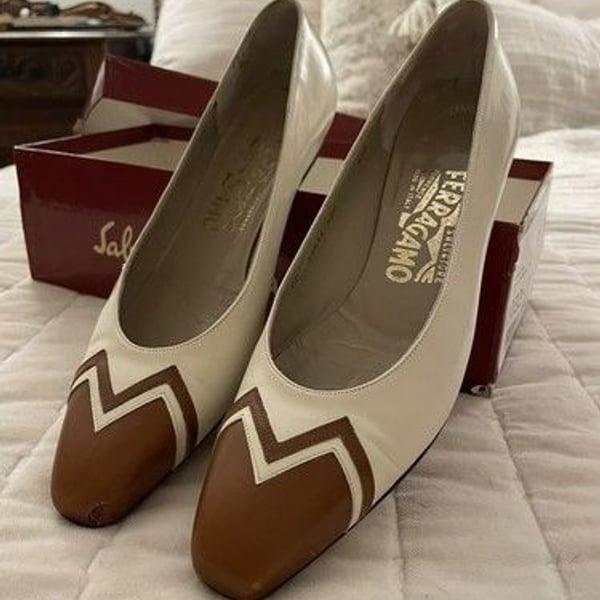 Salvatore Ferragamo Carlina Brown & Cream Pumps Sz 7 AAA