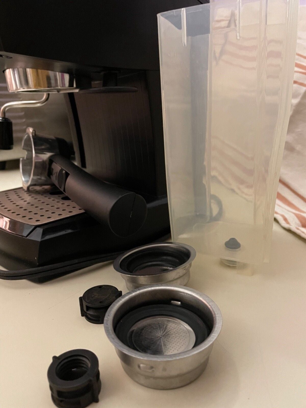 DeLonghi Espresso Machine 8
